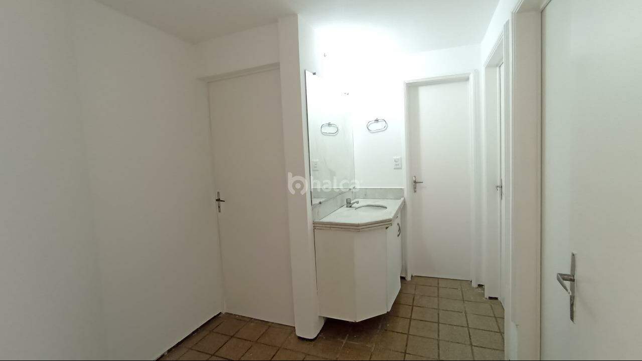 Apartamento para alugar com 3 quartos, 110m² - Foto 10