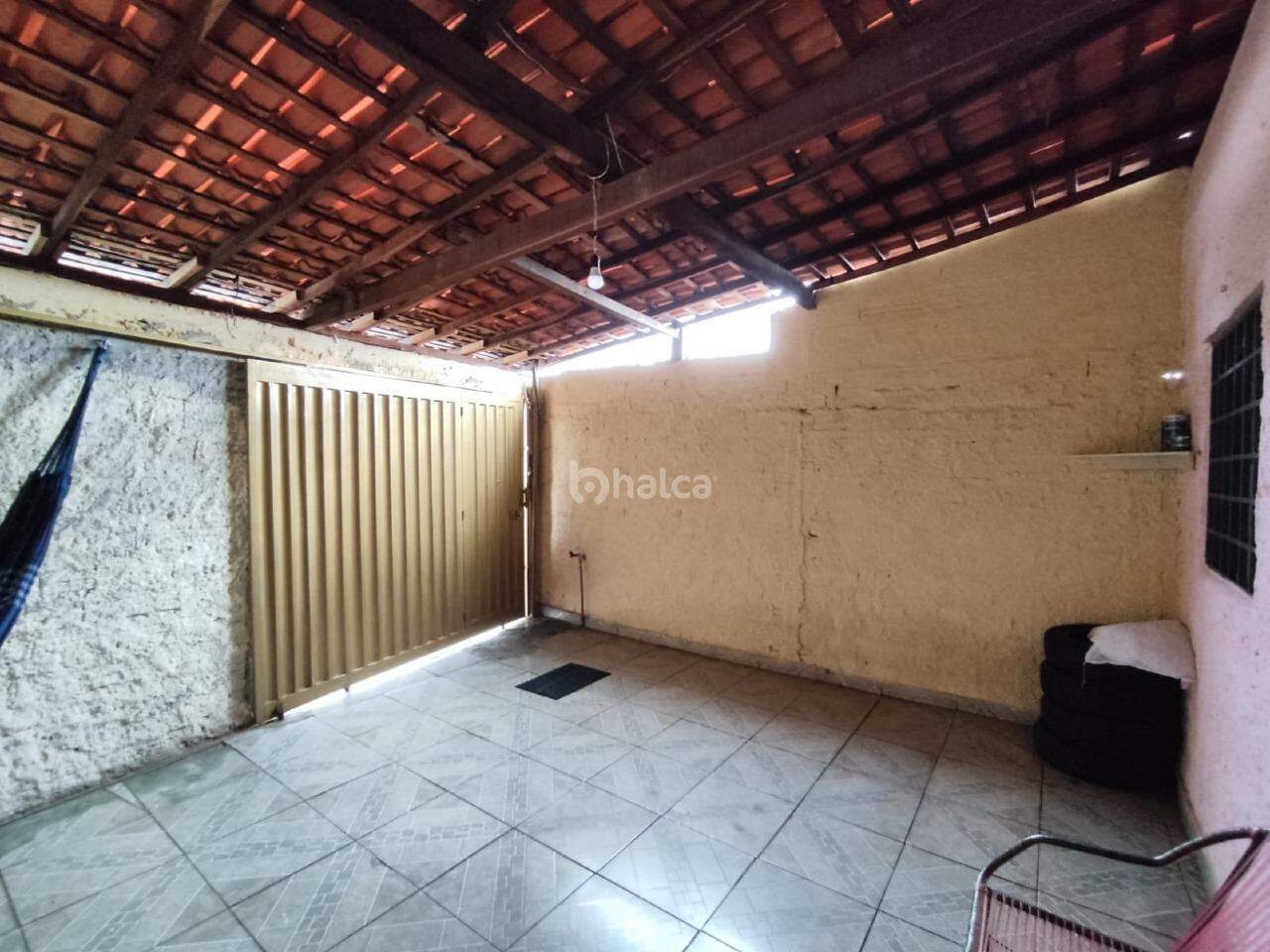 Casa à venda com 2 quartos, 69m² - Foto 2