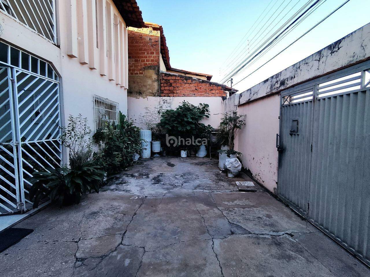 Casa à venda com 6 quartos, 157m² - Foto 2