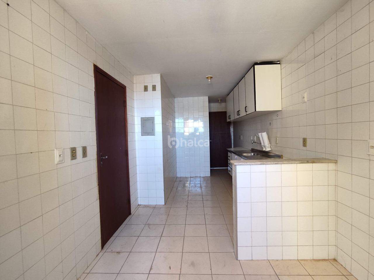 Apartamento para alugar com 3 quartos, 101m² - Foto 17