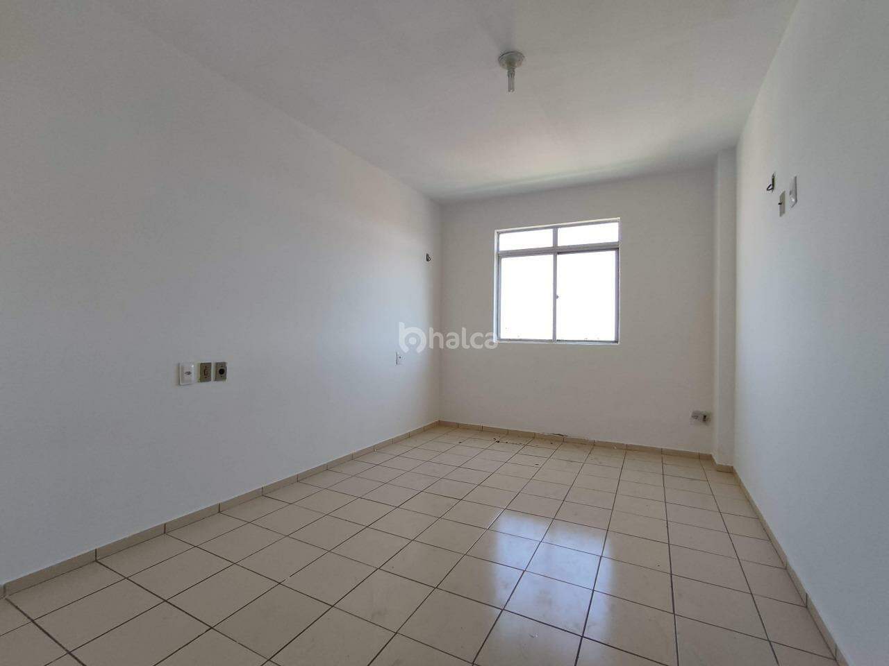 Apartamento para alugar com 3 quartos, 101m² - Foto 13