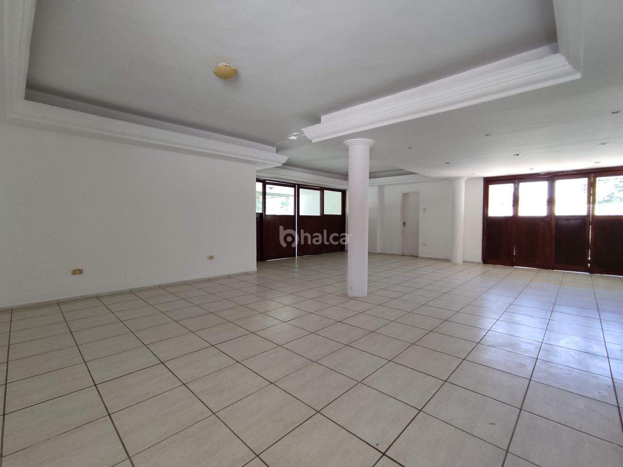 Casa para alugar com 3 quartos, 430m² - Foto 4