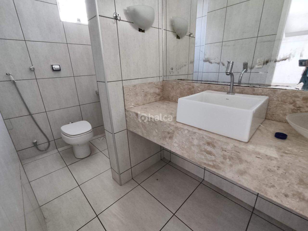 Casa para alugar com 3 quartos, 430m² - Foto 17