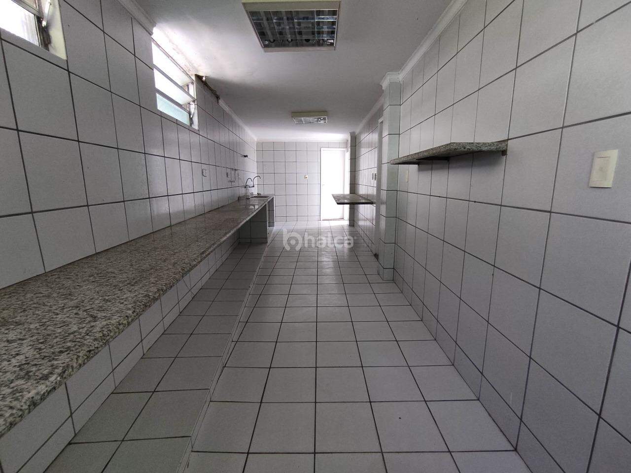 Casa para alugar com 3 quartos, 430m² - Foto 21