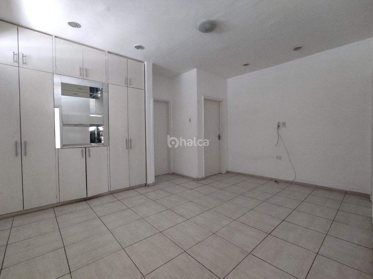 Casa para alugar com 3 quartos, 430m² - Foto 5