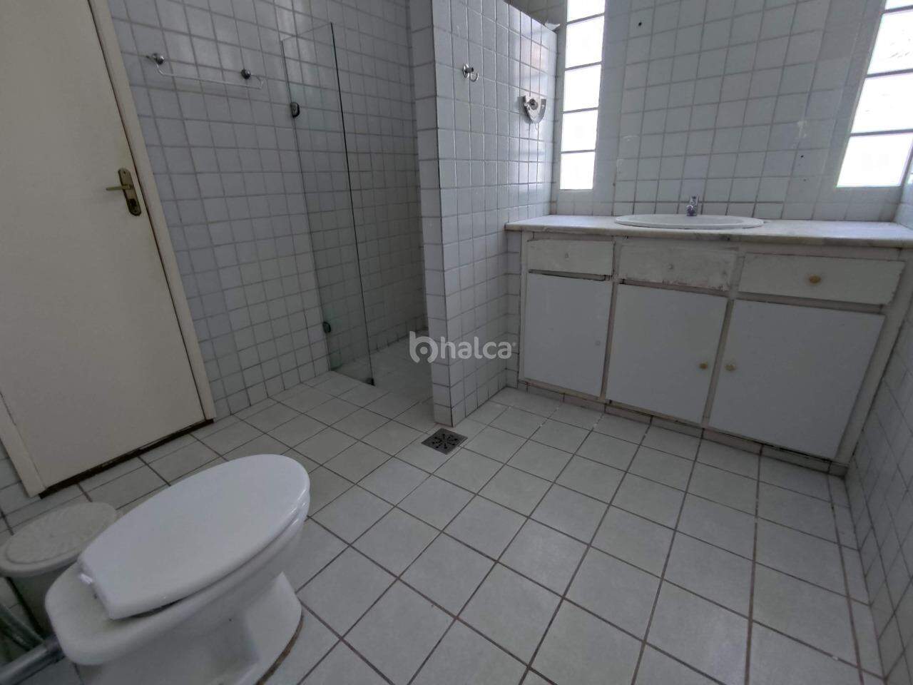 Casa para alugar com 3 quartos, 430m² - Foto 9