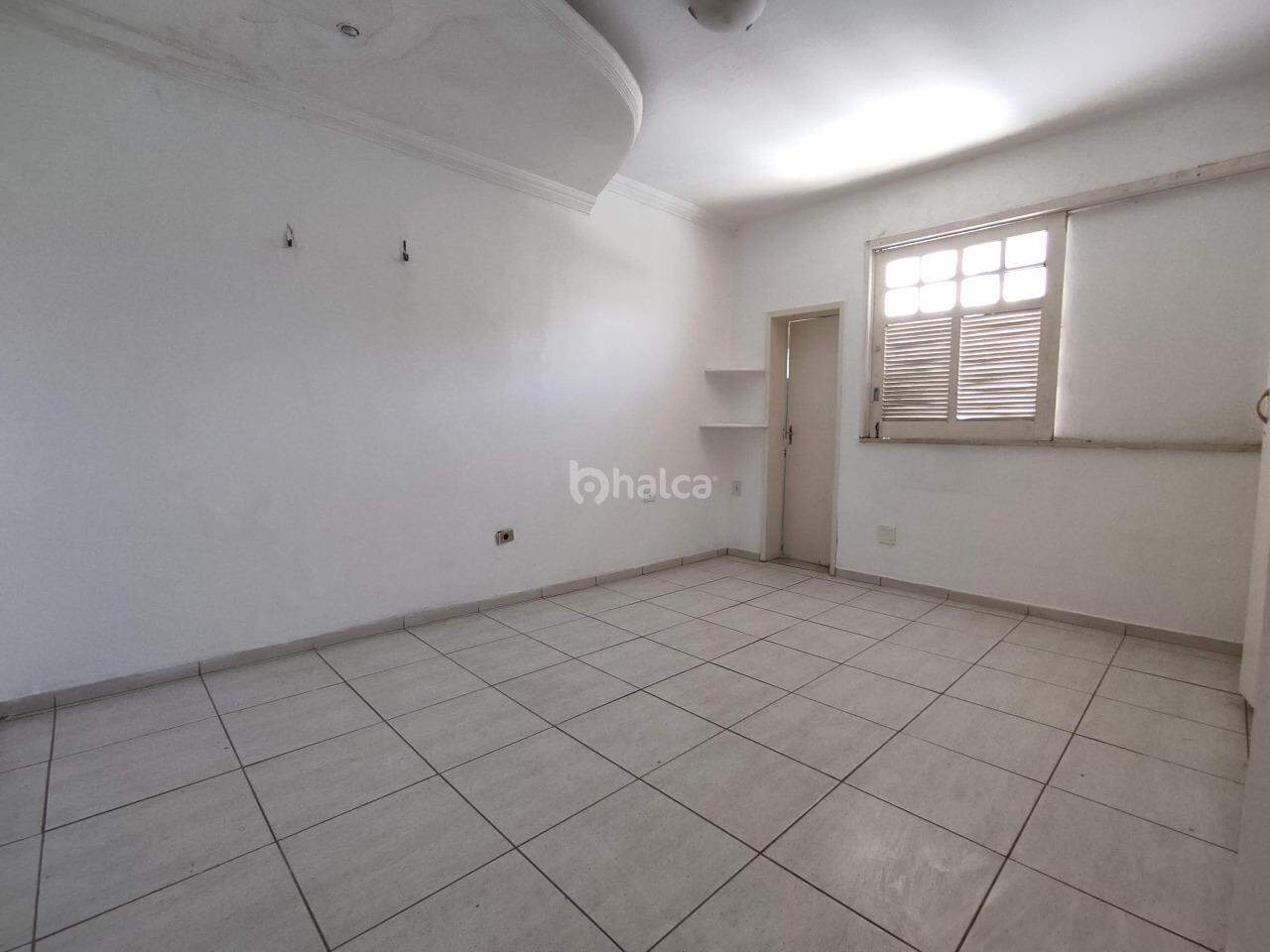 Casa para alugar com 3 quartos, 430m² - Foto 10