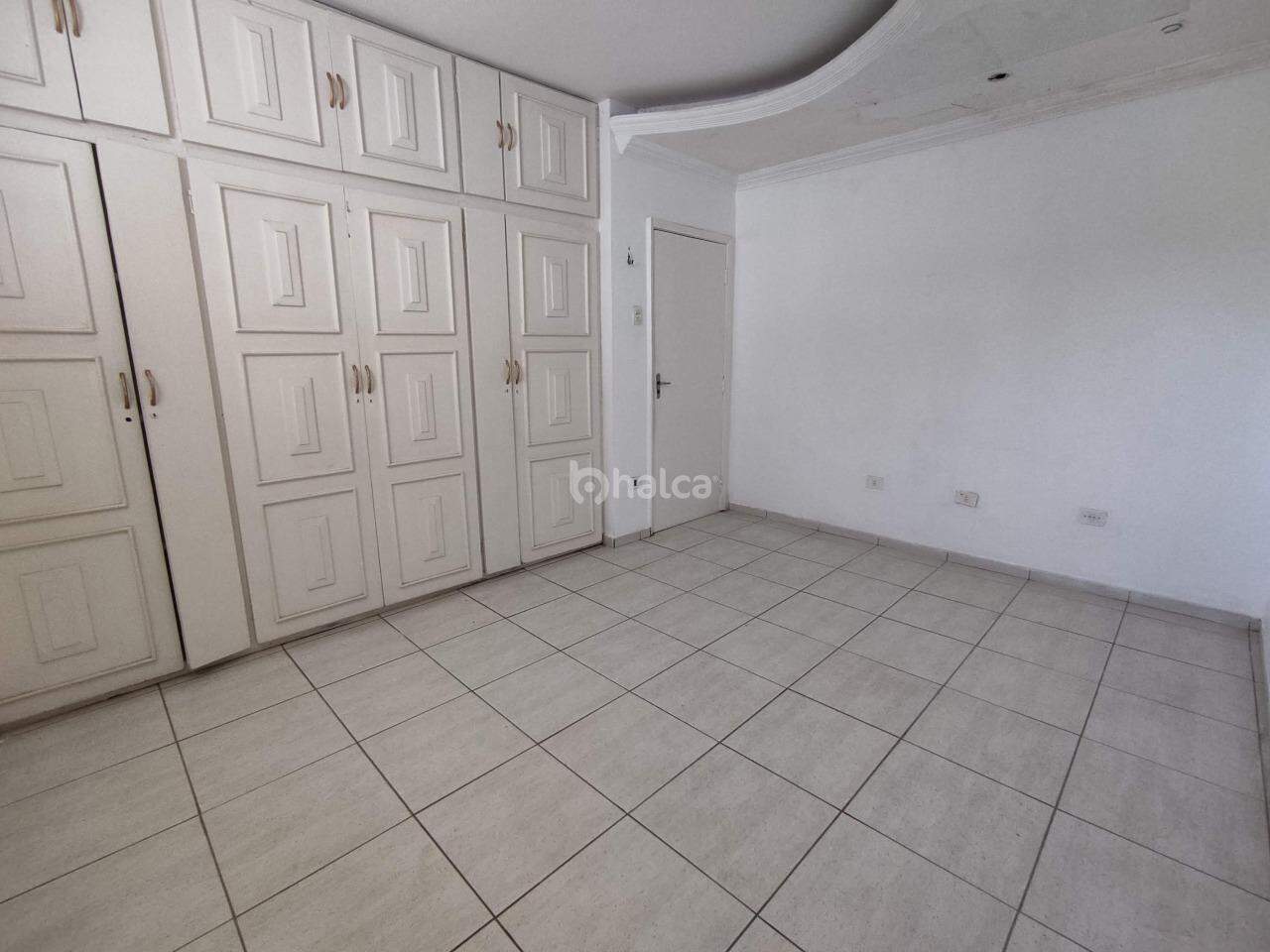 Casa para alugar com 3 quartos, 430m² - Foto 11