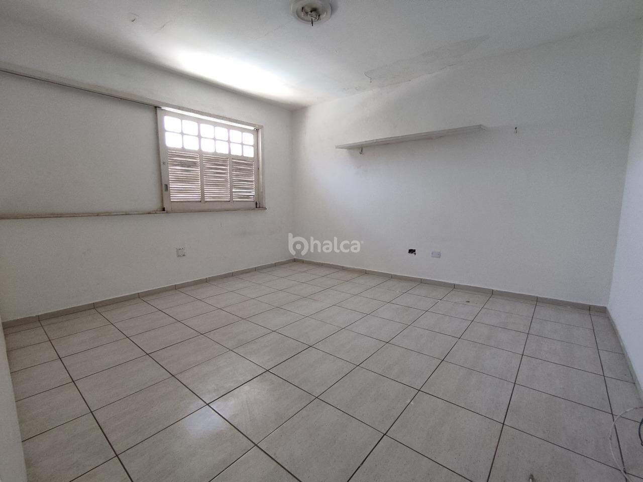 Casa para alugar com 3 quartos, 430m² - Foto 13