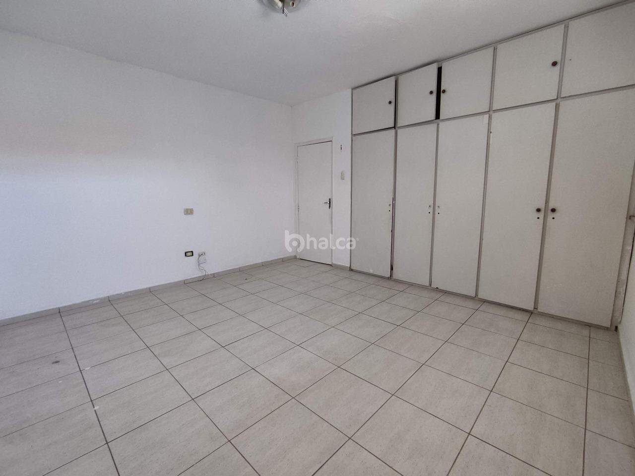 Casa para alugar com 3 quartos, 430m² - Foto 14