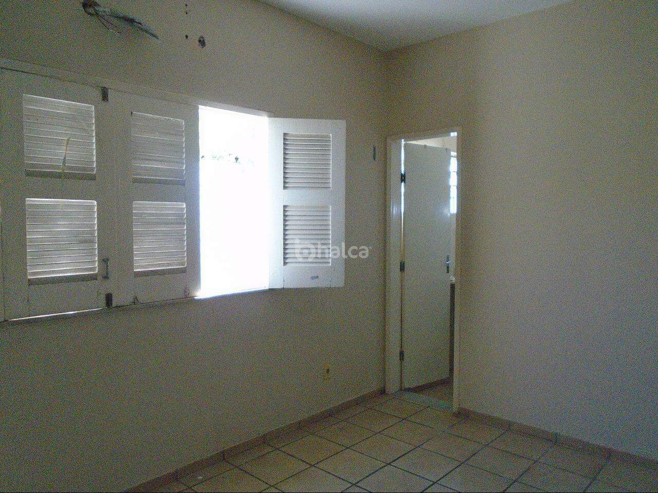 Casa à venda com 6 quartos, 198m² - Foto 8