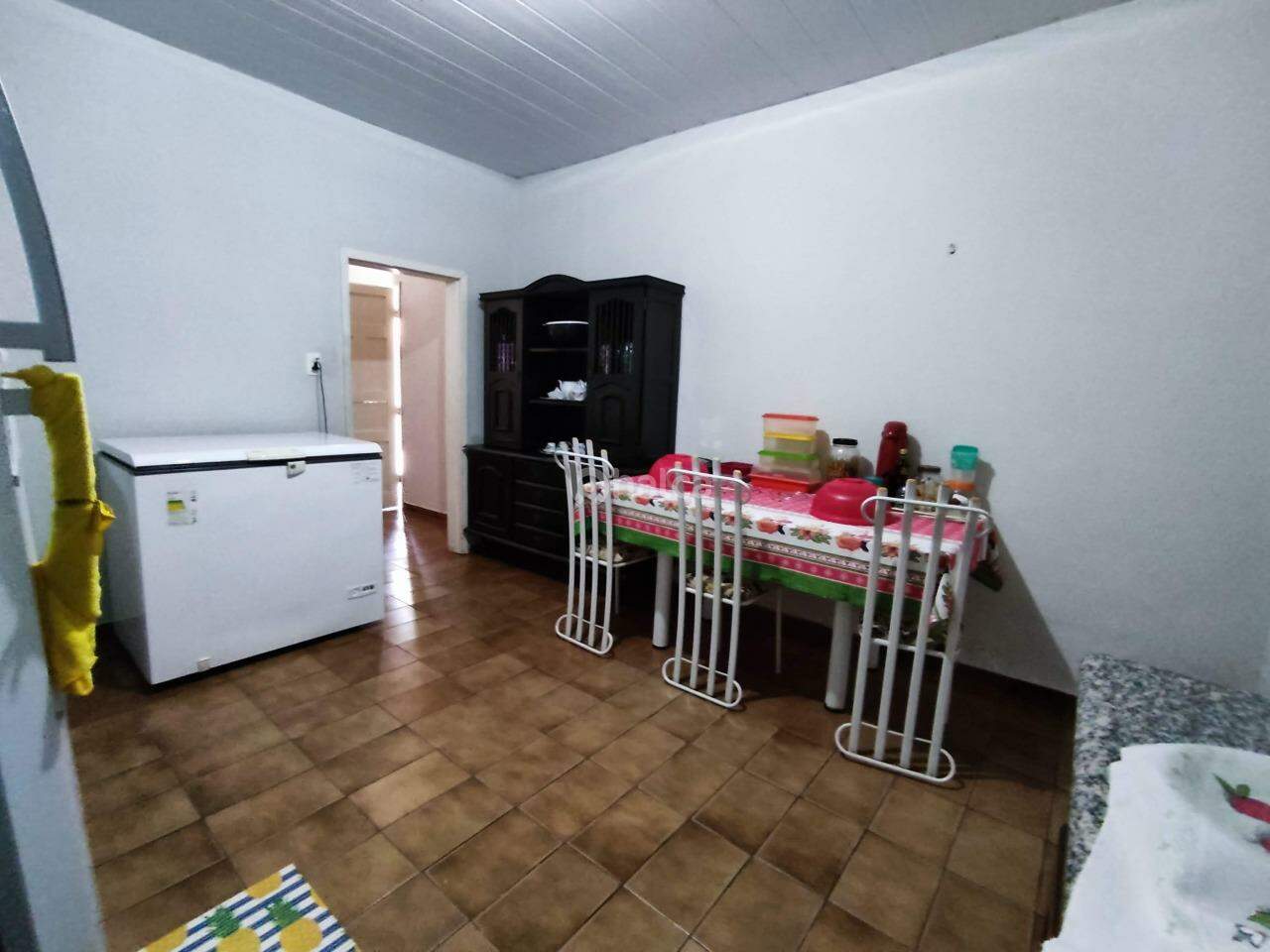 Casa à venda com 5 quartos, 180m² - Foto 13