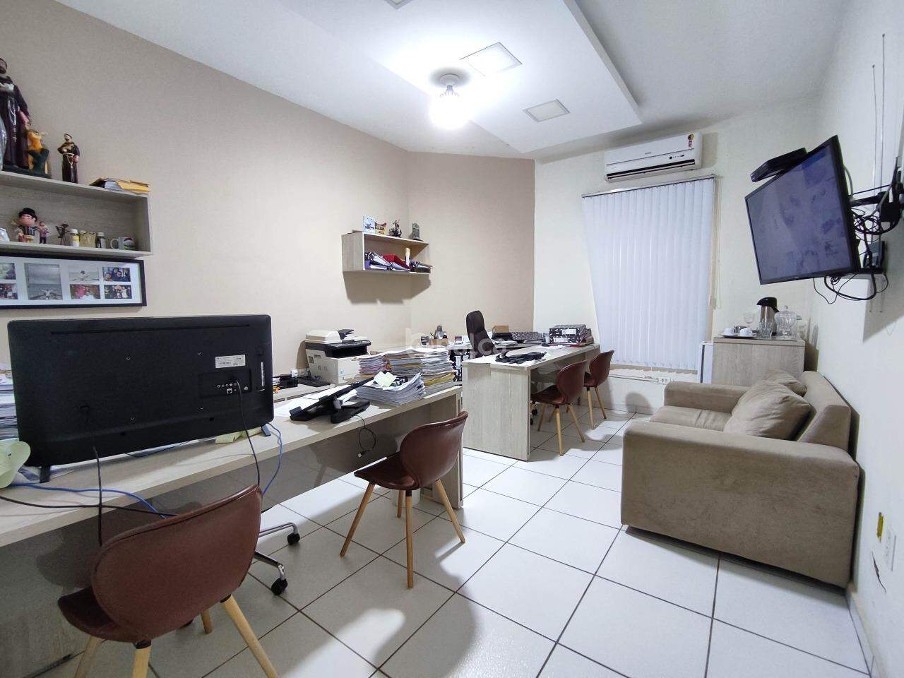 Prédio Inteiro à venda com 8 quartos, 250m² - Foto 9