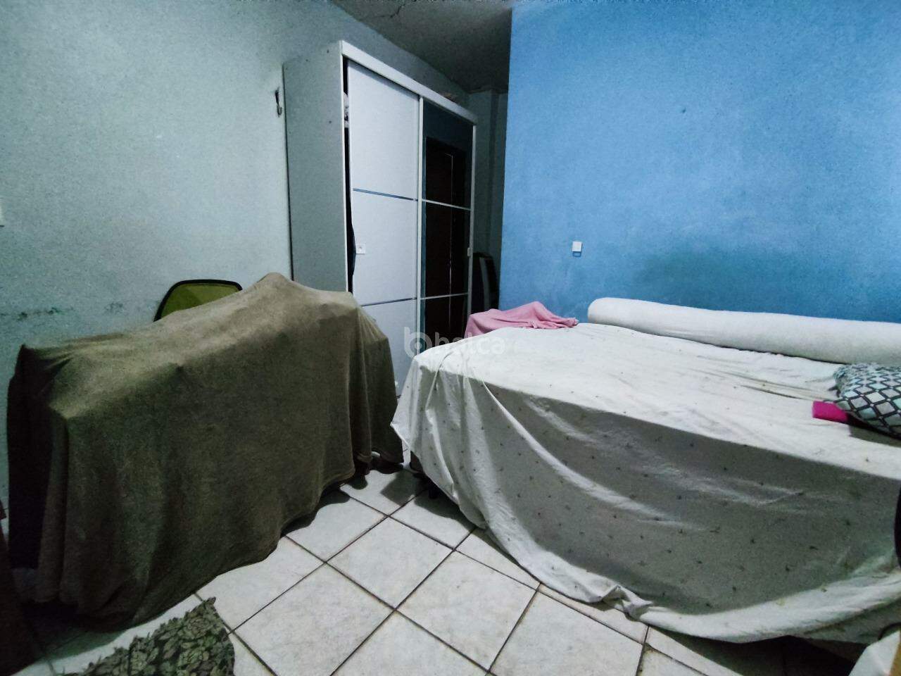 Casa à venda com 5 quartos, 200m² - Foto 6