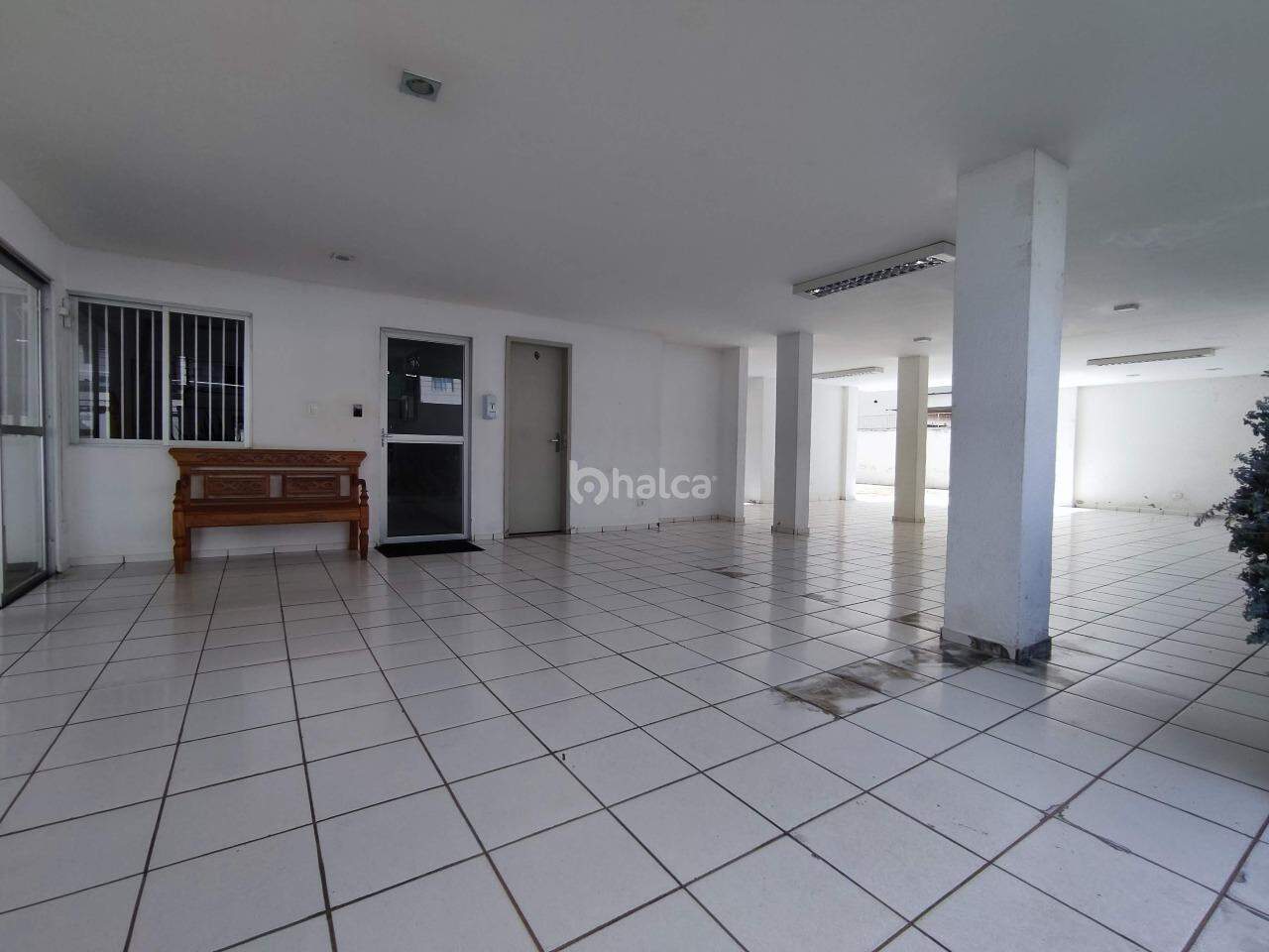 Apartamento à venda com 3 quartos, 98m² - Foto 2