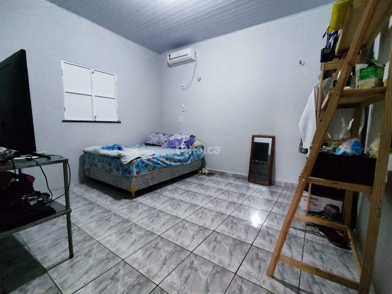 Casa à venda com 6 quartos, 270m² - Foto 17