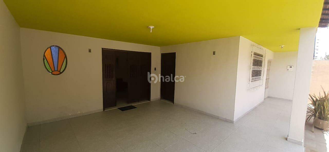 Casa à venda com 4 quartos, 190m² - Foto 3