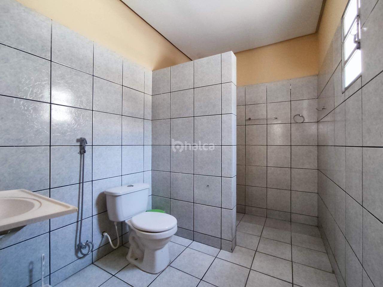 Casa para alugar com 2 quartos, 140m² - Foto 15