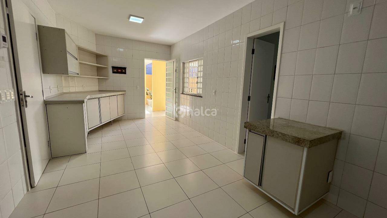 Casa, 4 quartos, 261 m² - Foto 19