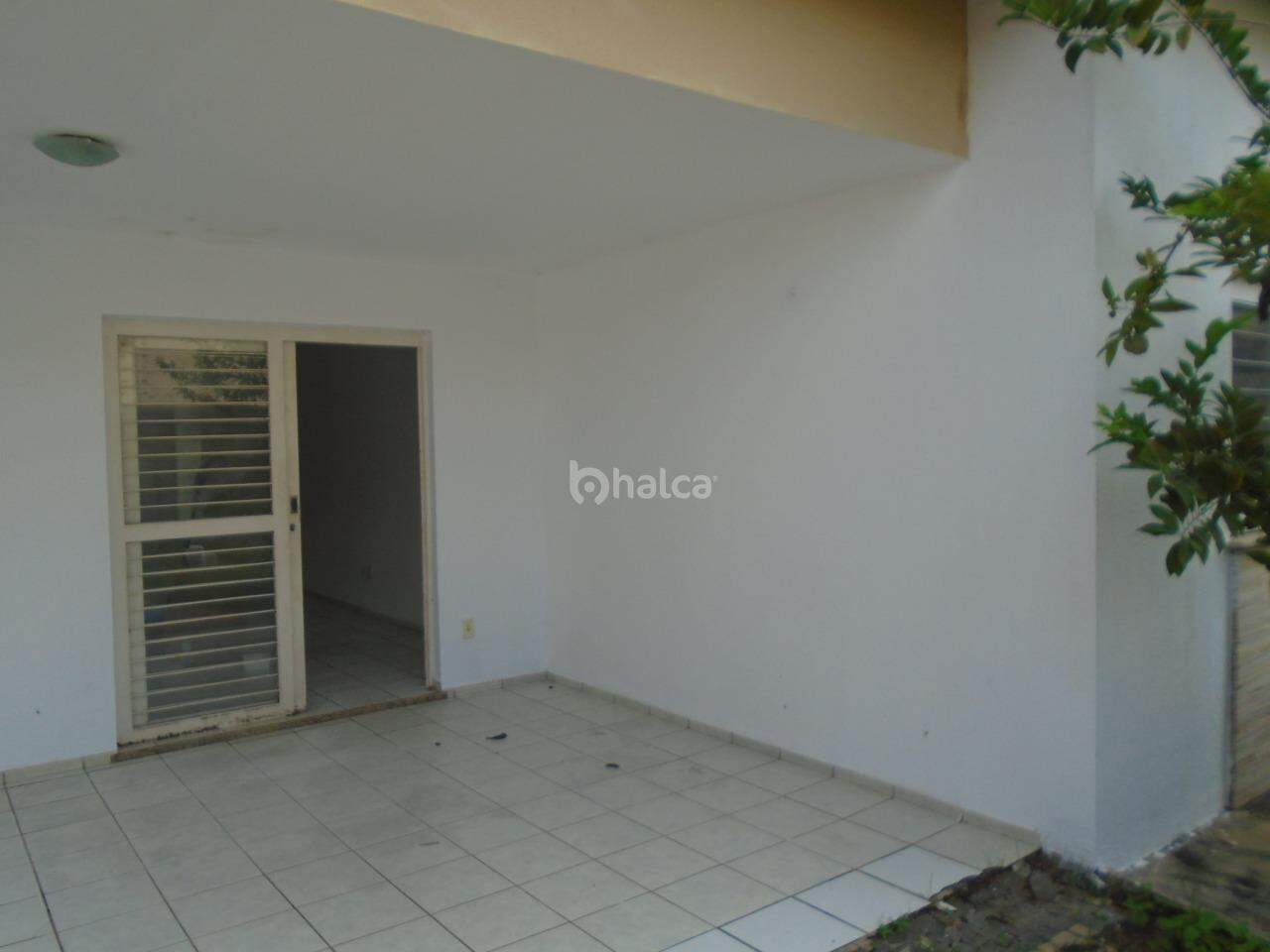 Casa à venda com 3 quartos, 120m² - Foto 2