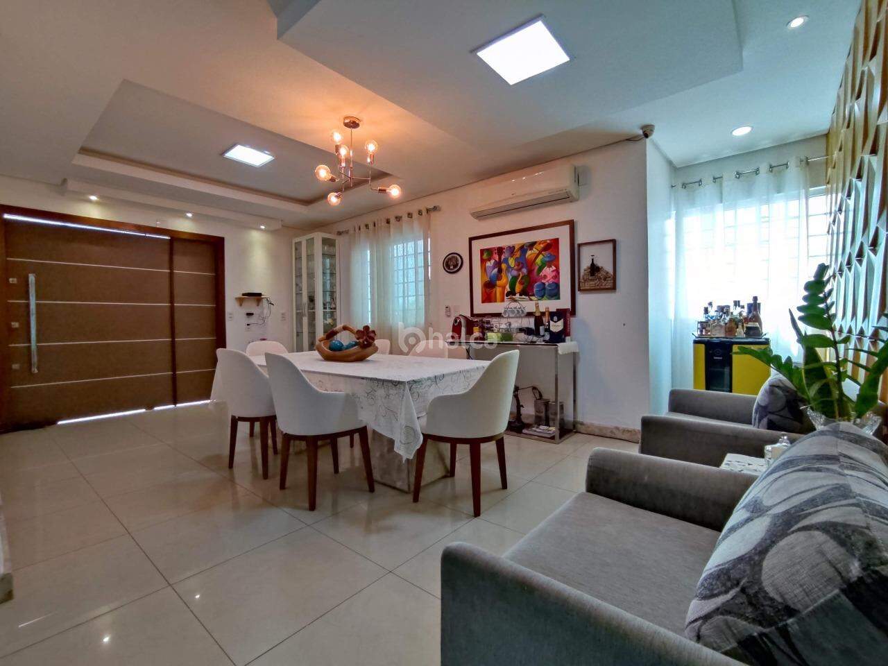 Casa à venda com 4 quartos, 268m² - Foto 4