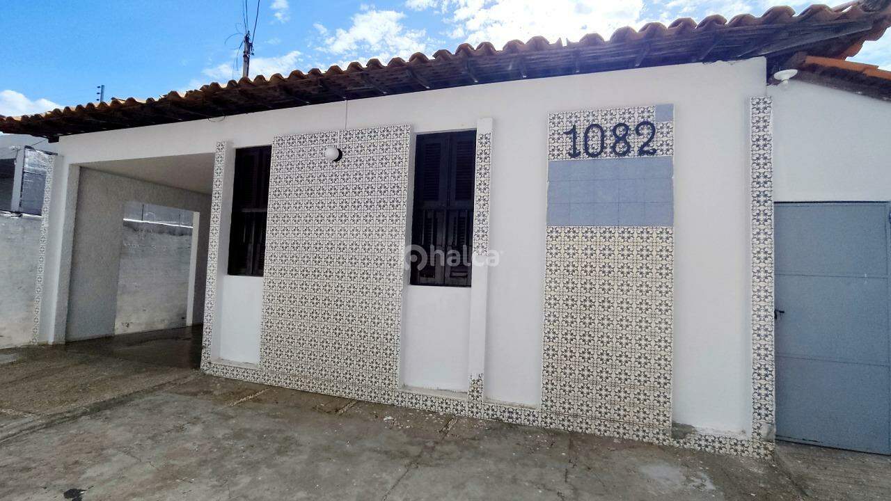 Casa para alugar com 3 quartos, 158m² - Foto 1