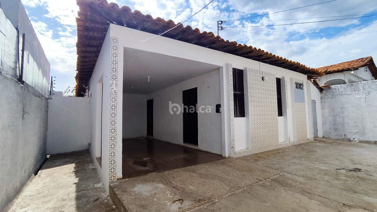 Casa para alugar com 3 quartos, 158m² - Foto 2