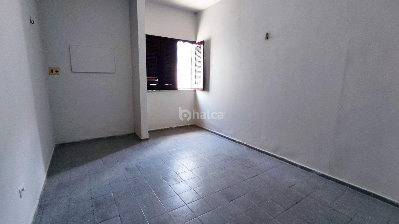 Casa para alugar com 3 quartos, 158m² - Foto 11