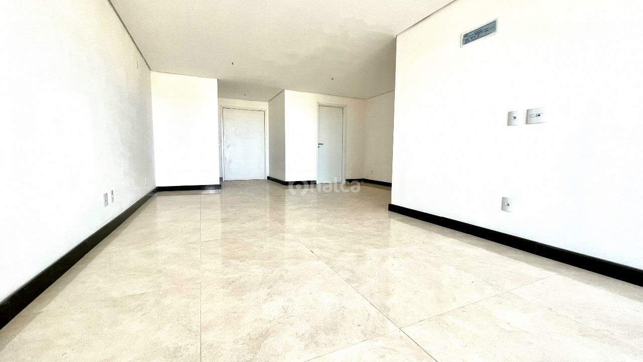 Apartamento à venda com 4 quartos, 180m² - Foto 4