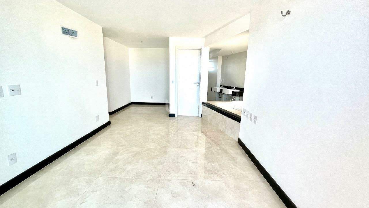 Apartamento à venda com 4 quartos, 180m² - Foto 19