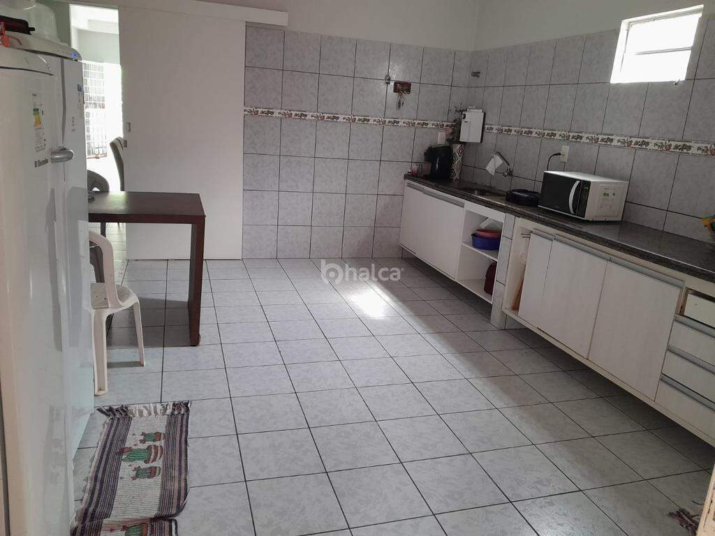 Casa à venda com 4 quartos, 160m² - Foto 3