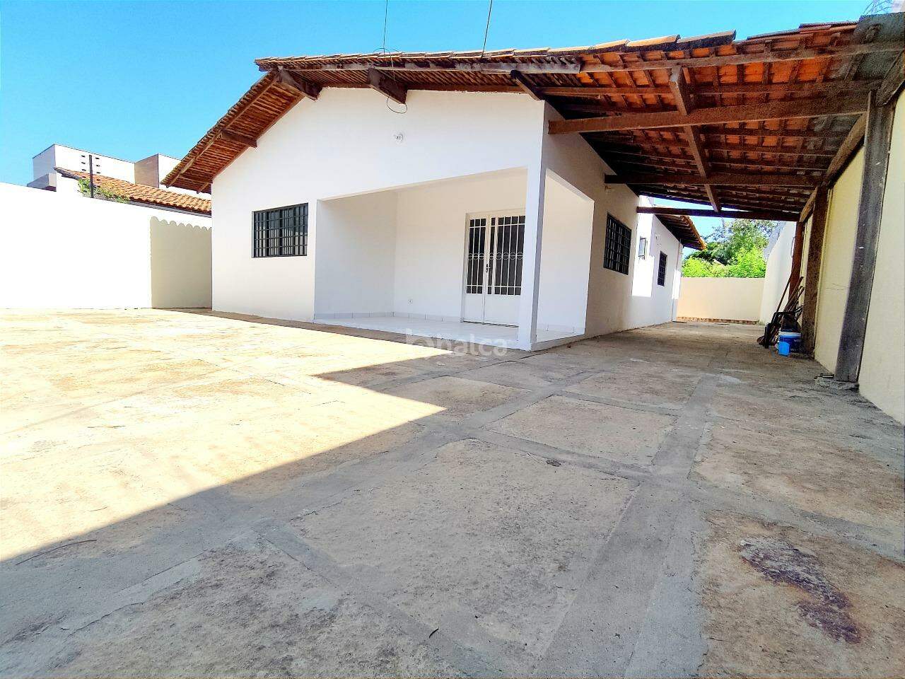 Casa para alugar com 4 quartos, 96m² - Foto 4