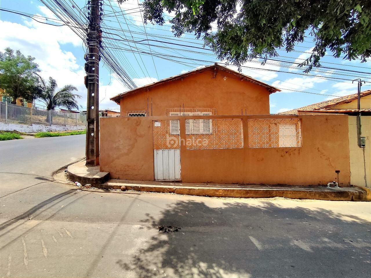 Casa para alugar com 3 quartos, 96m² - Foto 1