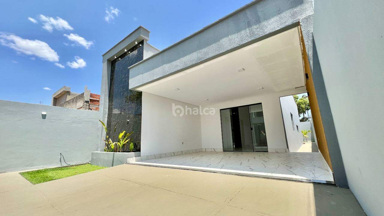 Casa à venda com 3 quartos, 198m² - Foto 1