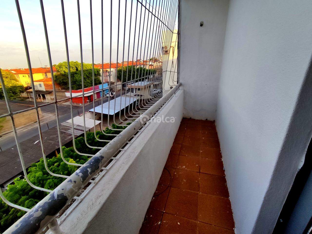 Apartamento à venda com 2 quartos, 70m² - Foto 11