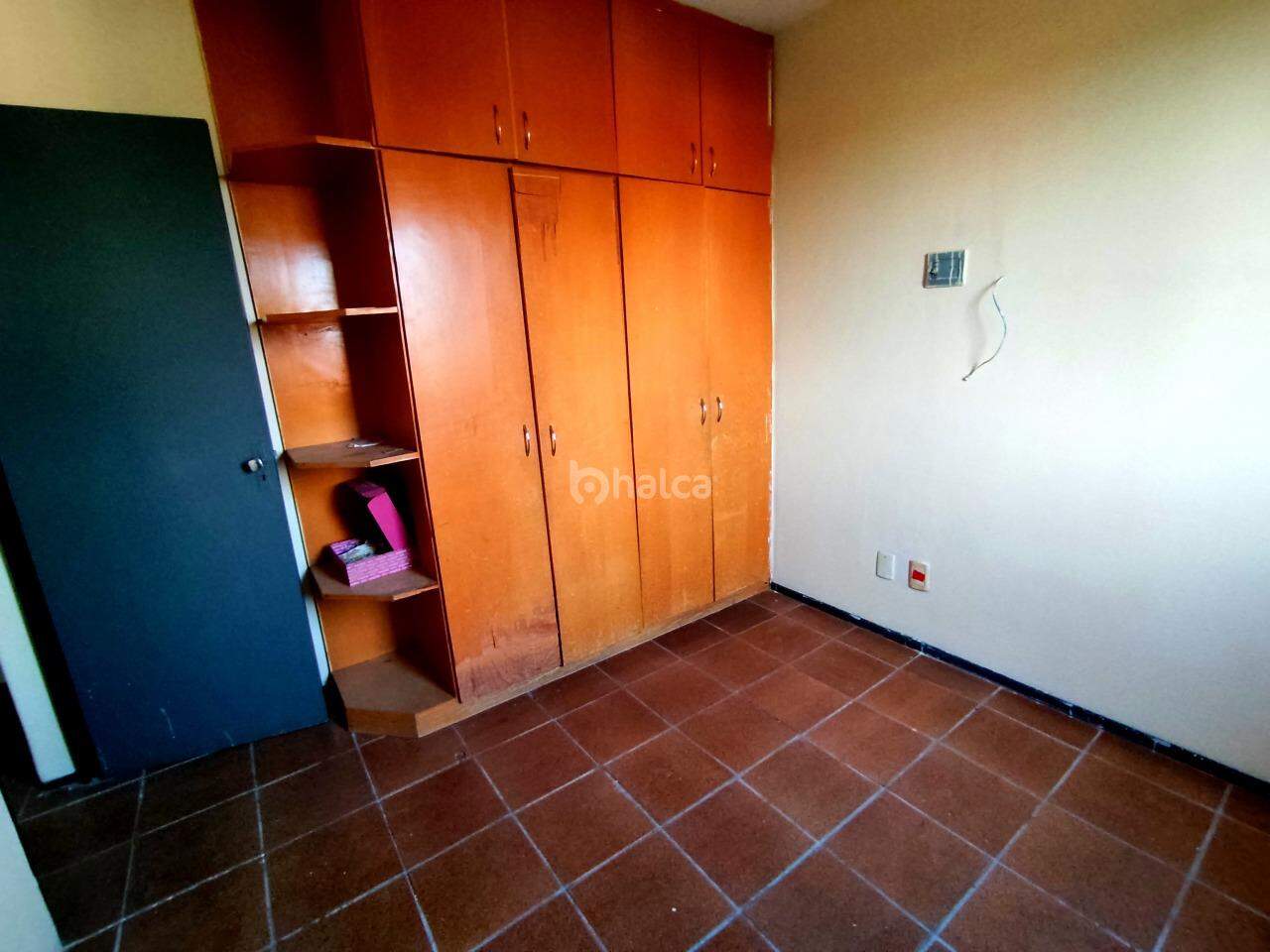 Apartamento à venda com 2 quartos, 70m² - Foto 14