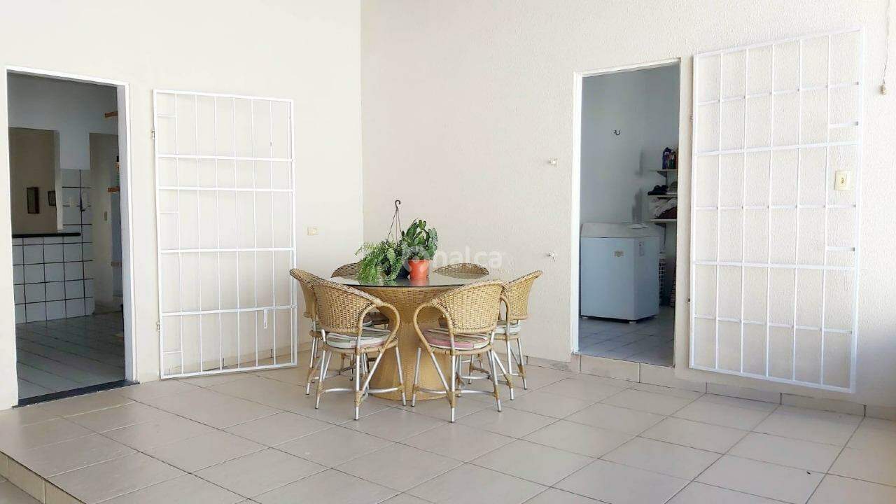 Casa à venda com 3 quartos, 209m² - Foto 5