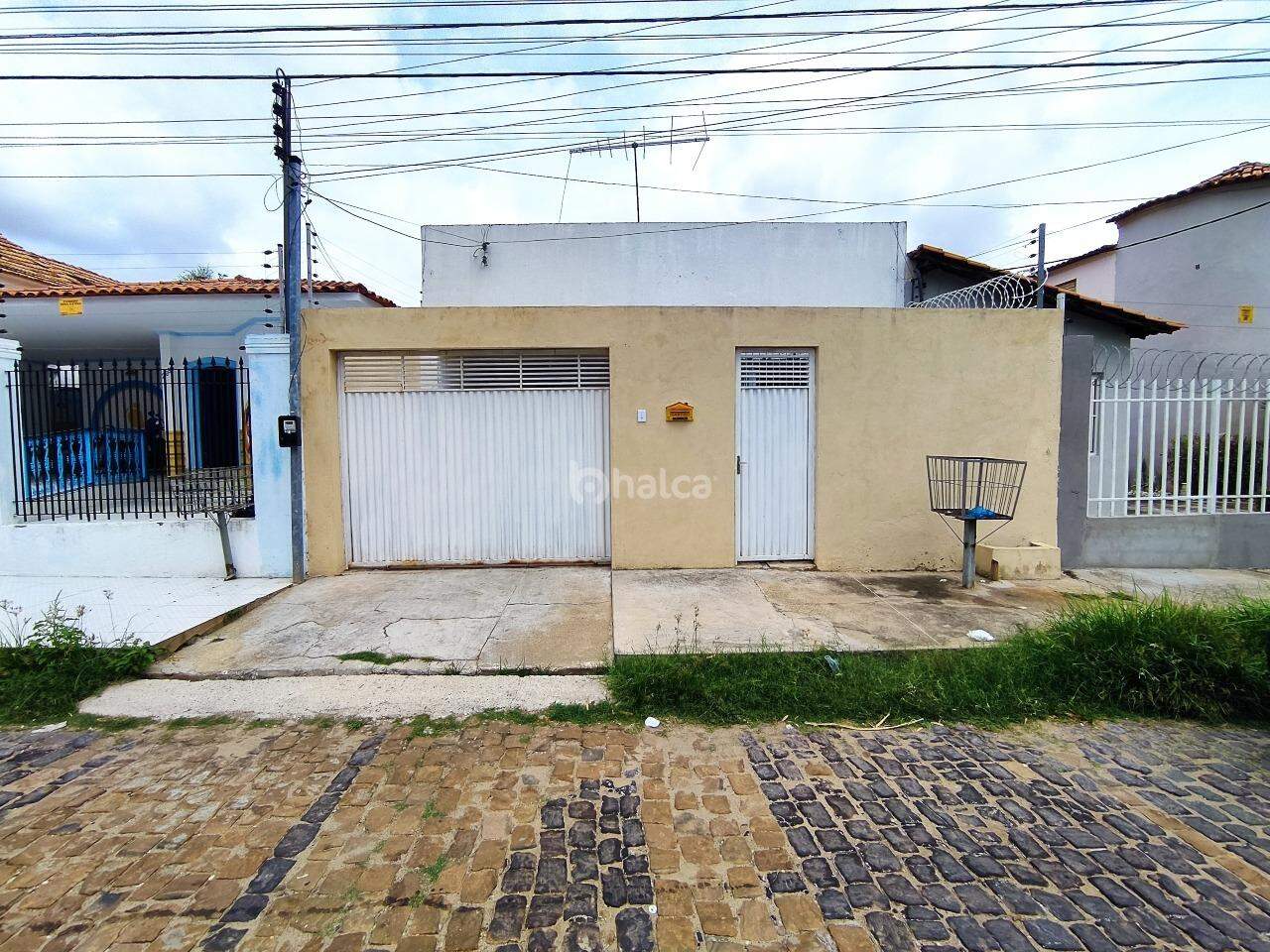 Casa à venda com 3 quartos, 168m² - Foto 1