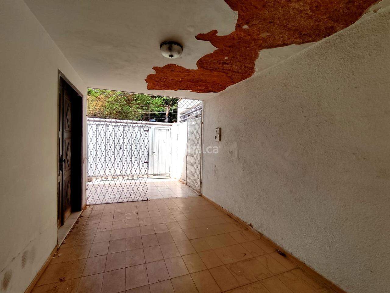 Casa à venda com 3 quartos, 100m² - Foto 3