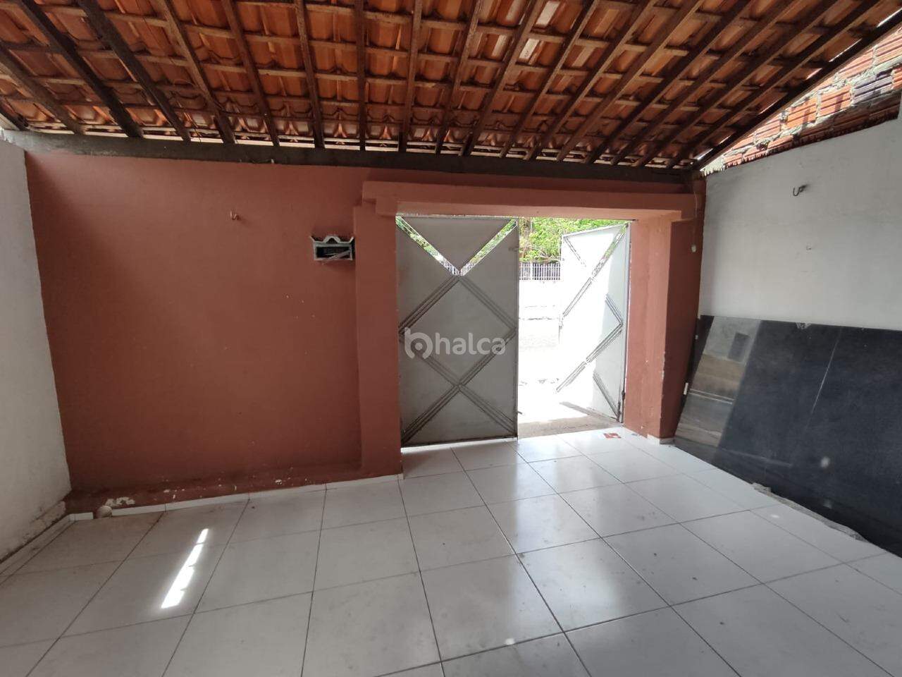 Casa à venda com 9 quartos, 213m² - Foto 2