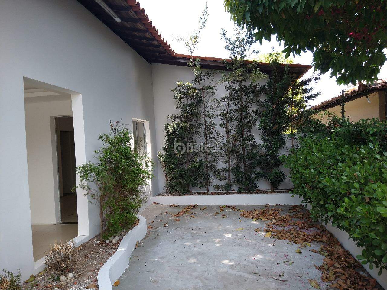 Casa à venda com 3 quartos, 199m² - Foto 2