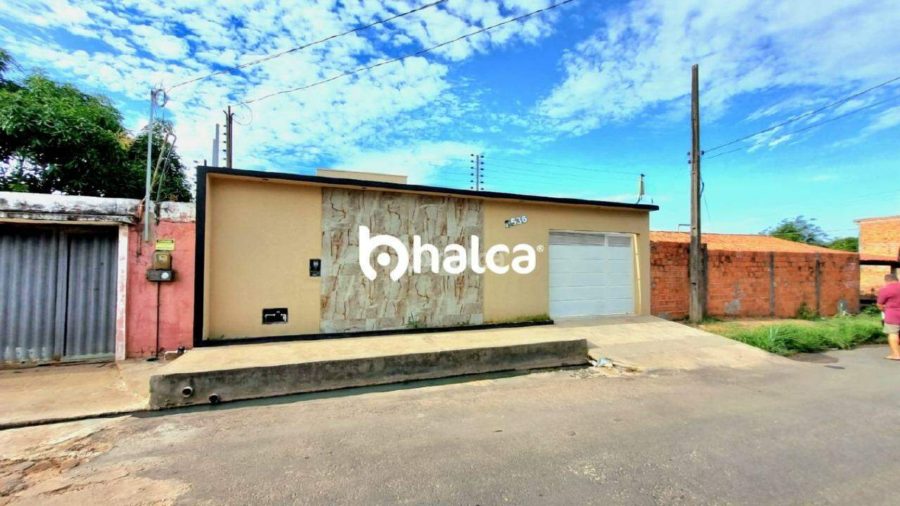 Casa à venda com 4 quartos, 180m² - Foto 1