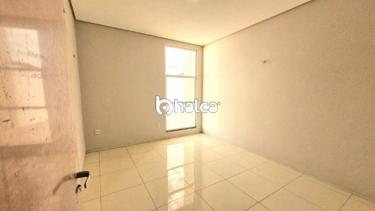 Casa à venda com 4 quartos, 180m² - Foto 12