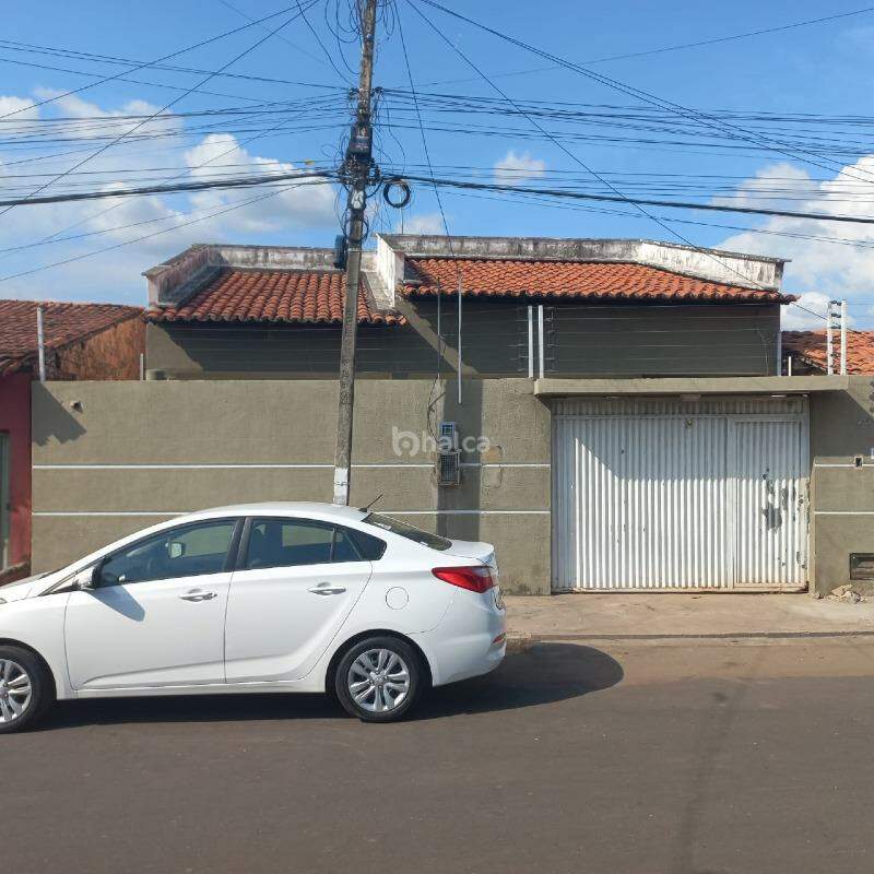 Casa à venda com 2 quartos, 150m² - Foto 1