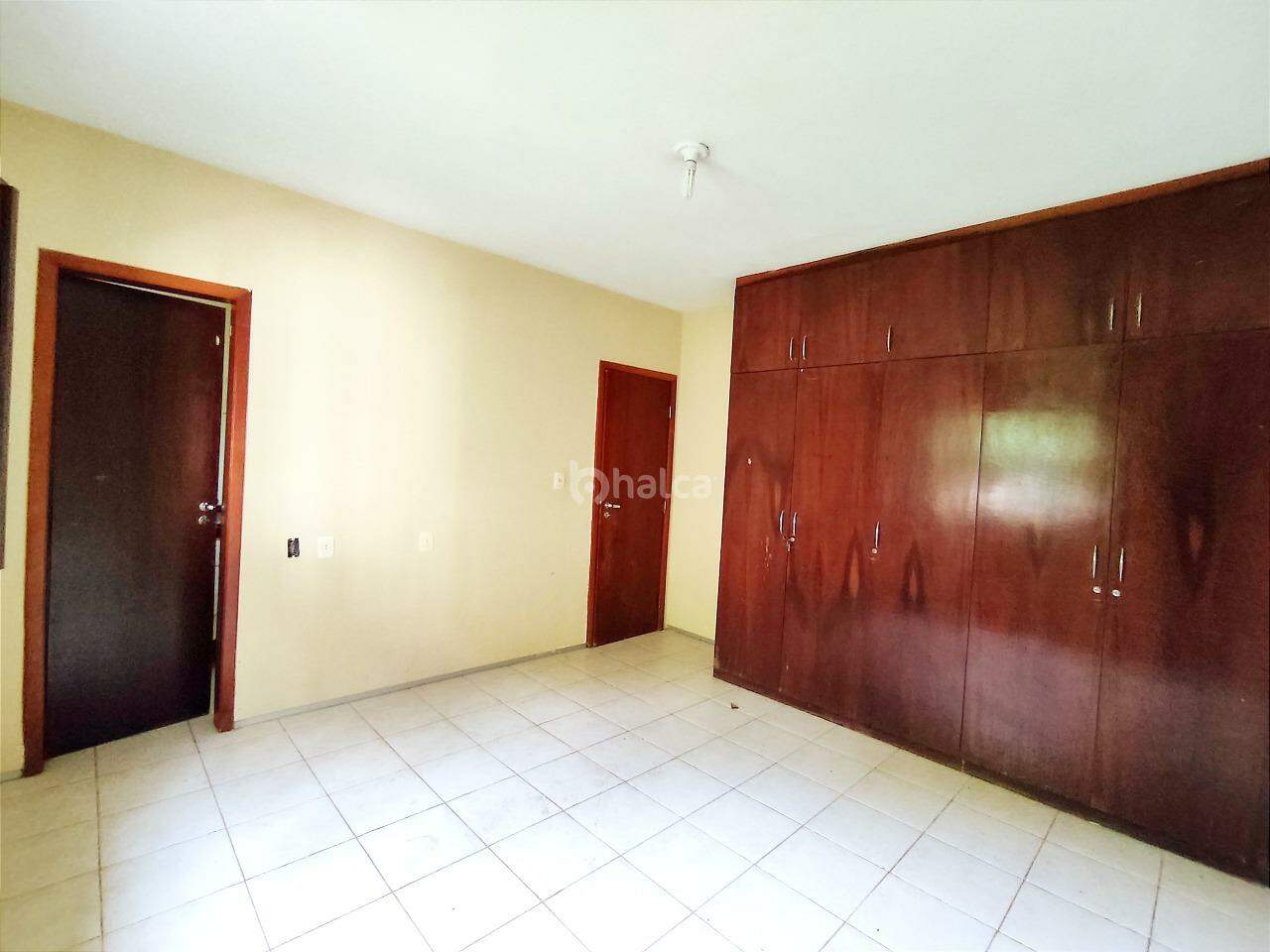 Casa para alugar com 3 quartos, 250m² - Foto 12