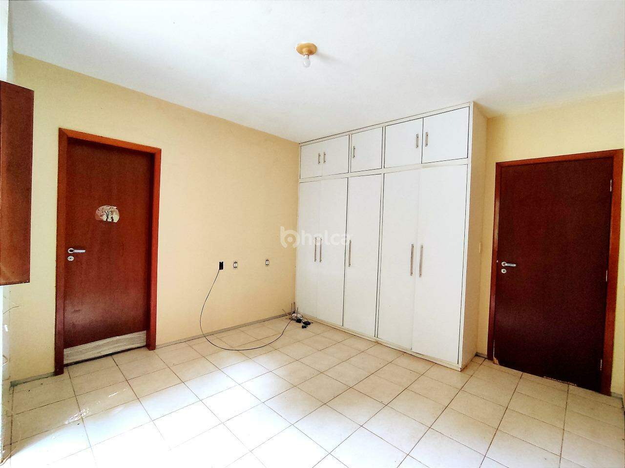 Casa para alugar com 3 quartos, 250m² - Foto 14