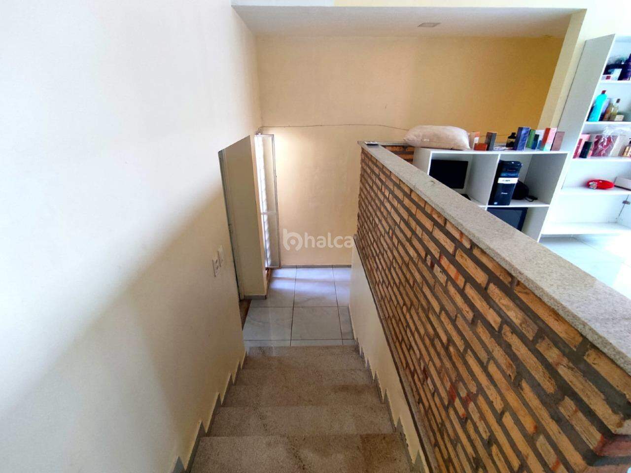 Casa para alugar com 3 quartos, 160m² - Foto 2