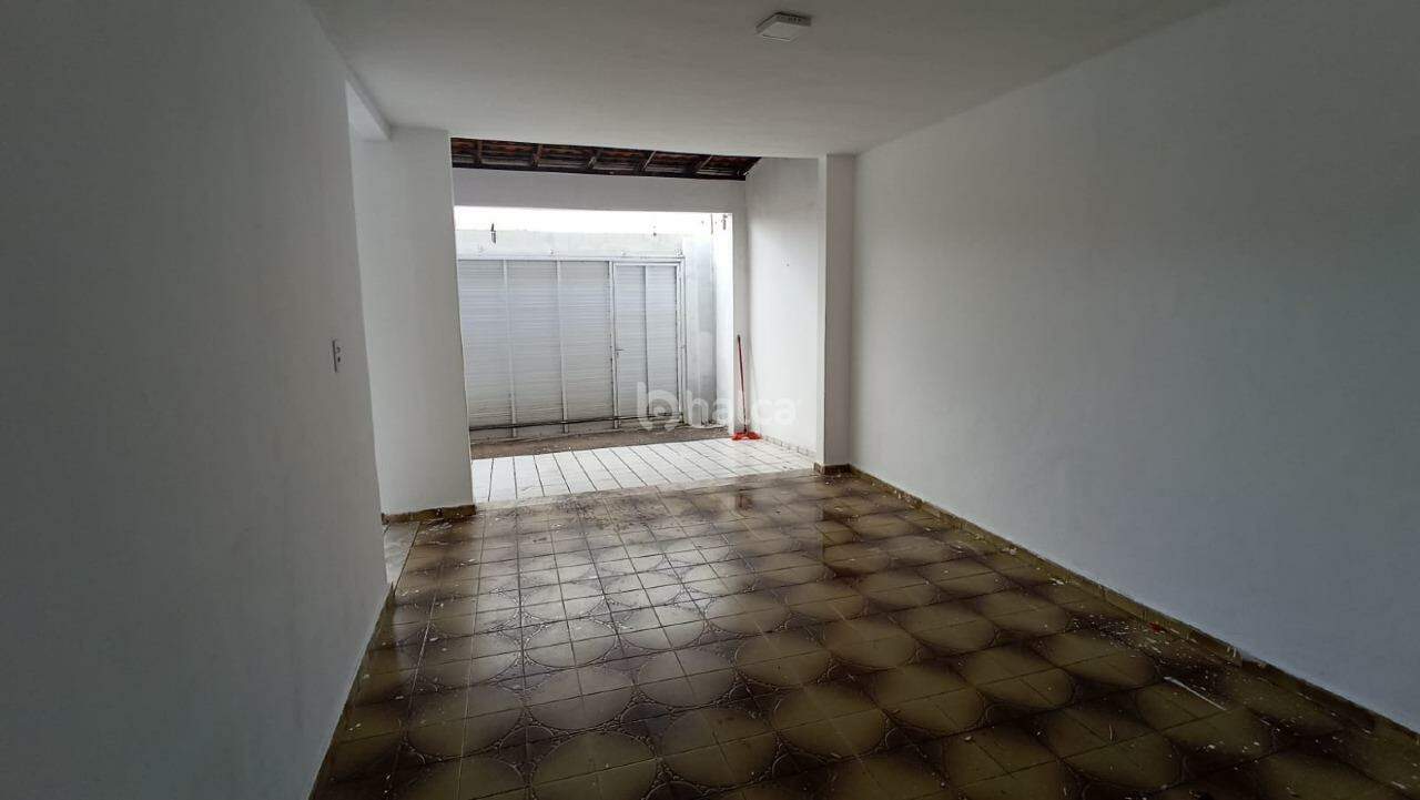 Casa à venda com 3 quartos, 183m² - Foto 3