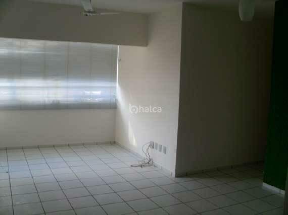 Apartamento à venda com 3 quartos, 77m² - Foto 2