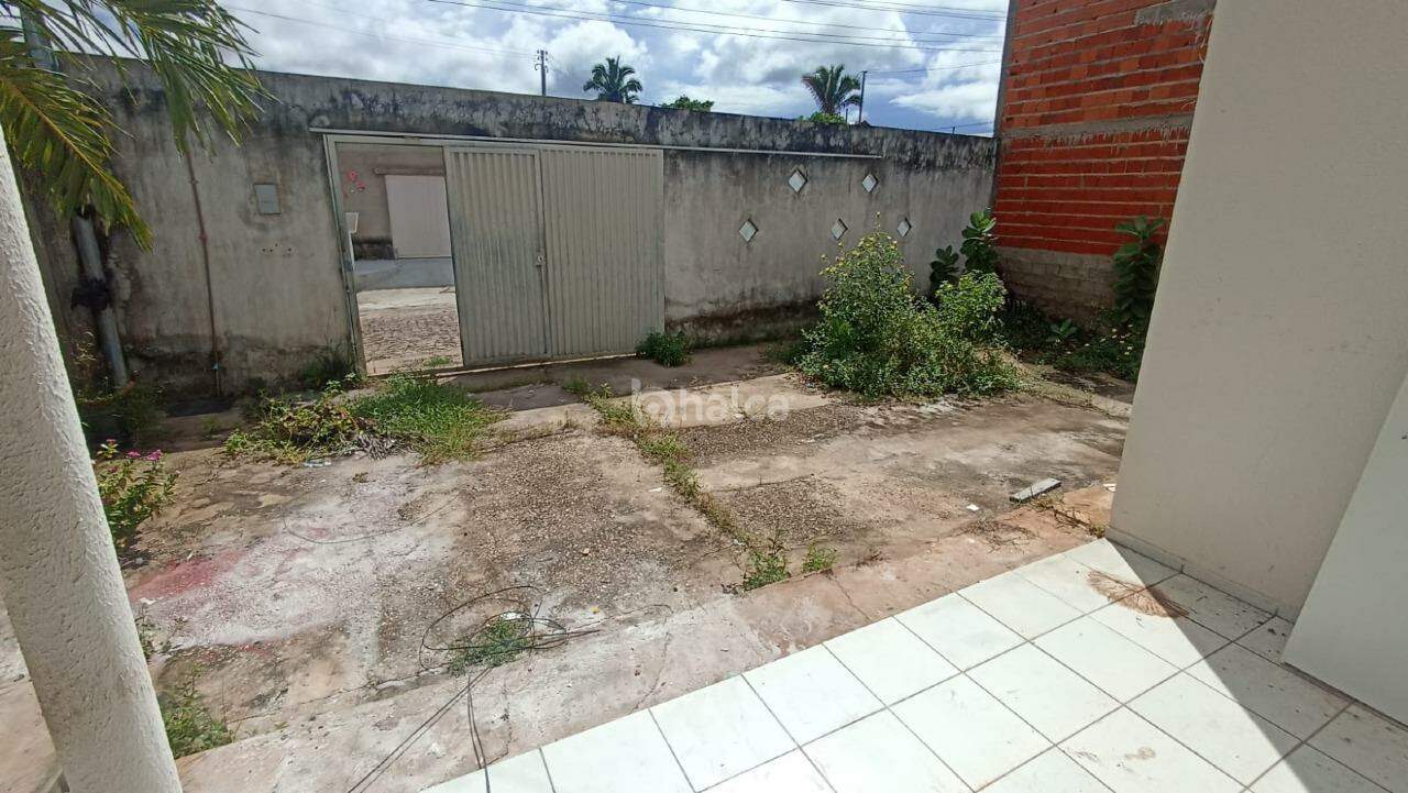 Casa à venda com 3 quartos, 60m² - Foto 2